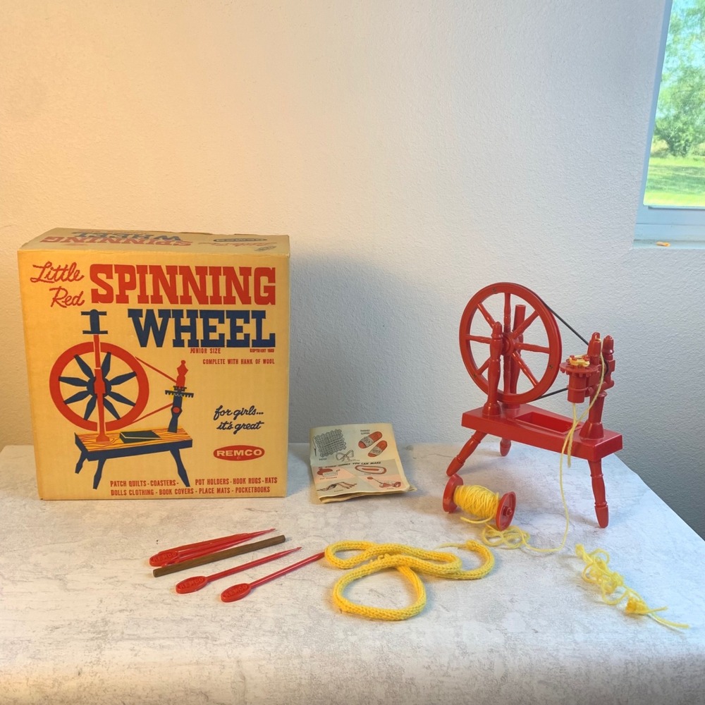 Vintage 1963 Remco Little Red Spinning Wheel Style 820‎ Toy w Box Manual